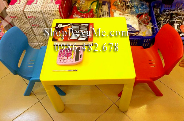 Bộ bàn ghế nhựa cho bé mẫu giáo