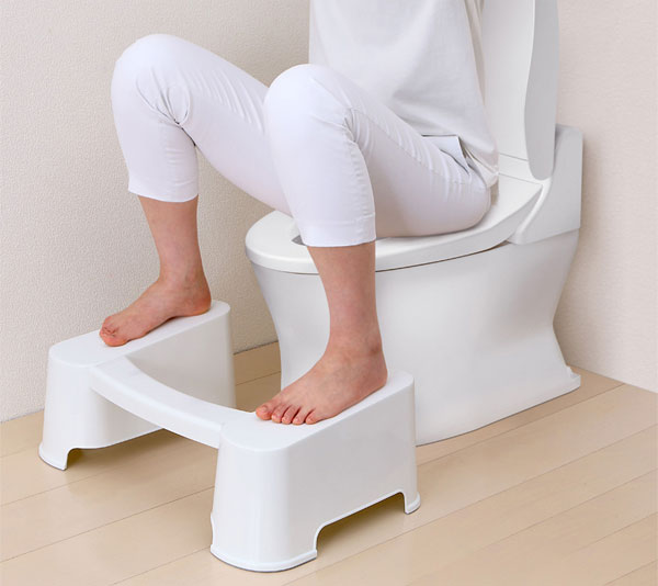 Ghế kê chân toilet thông minh